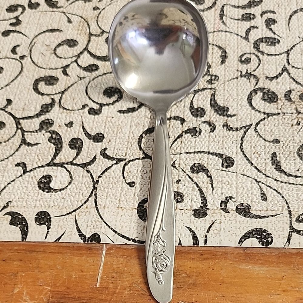 Oneida Roseanne Ladle